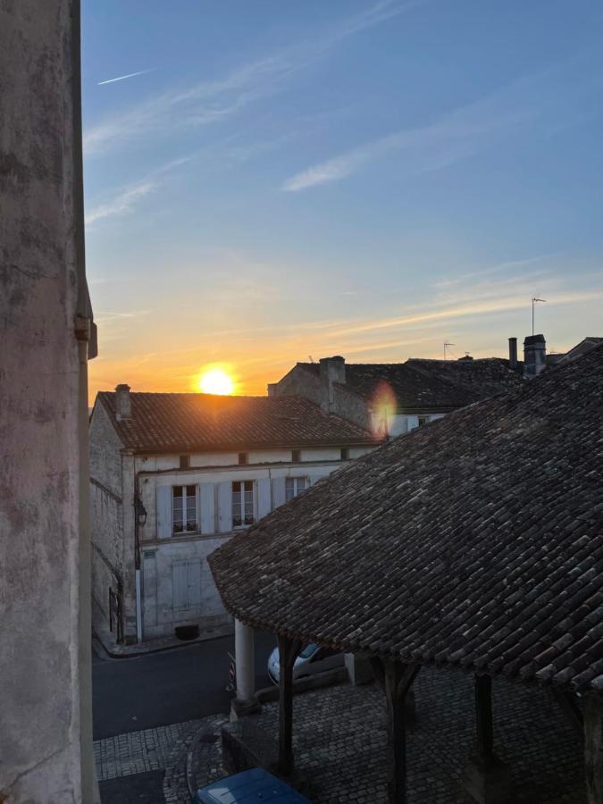 Auberge Du Boisne Villebois-Lavalette Zewnętrze zdjęcie
