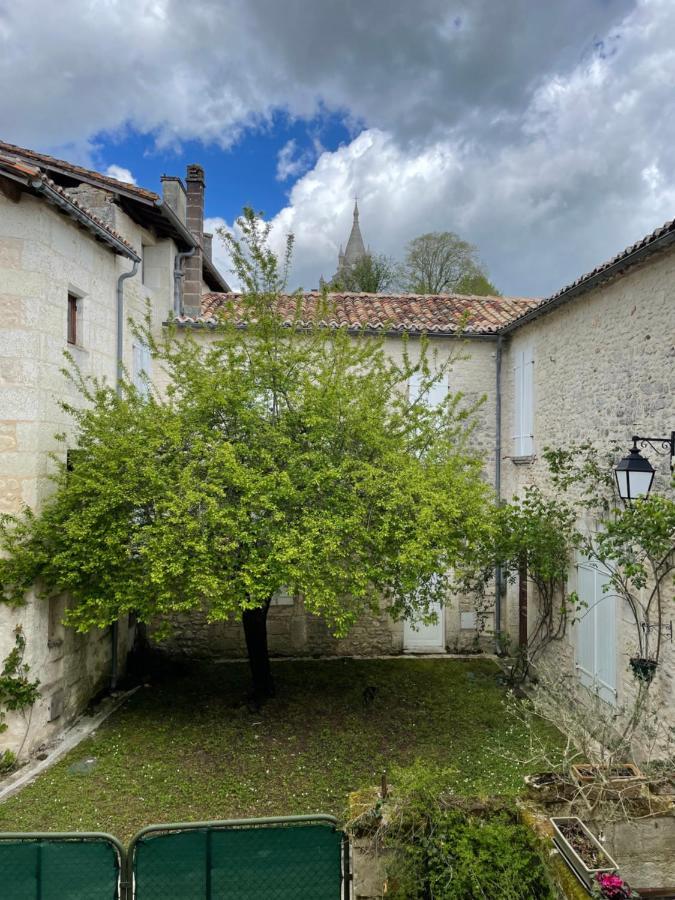 Auberge Du Boisne Villebois-Lavalette Zewnętrze zdjęcie