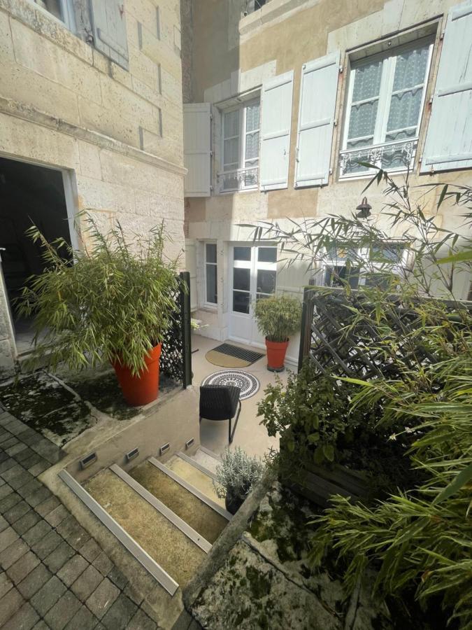 Auberge Du Boisne Villebois-Lavalette Zewnętrze zdjęcie